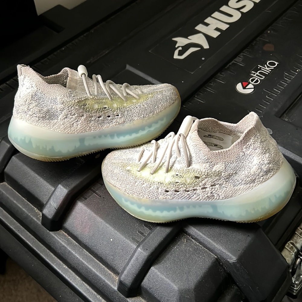 Kids Yeezy Alien blue non reflective 11c 11t 11k